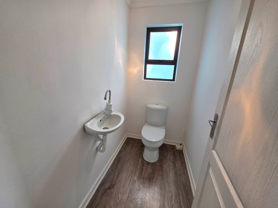 4 Bedroom Property for Sale in Reitz Free State